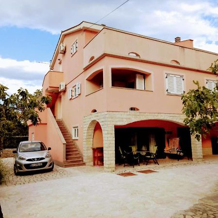 Apartments Ivanka G Malinska Zewnętrze zdjęcie