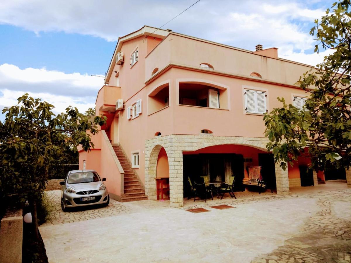 Apartments Ivanka G Malinska Zewnętrze zdjęcie